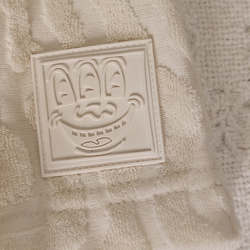 H&M Women's Cream Athletic Shorts - Picture 6 of 7